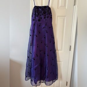 Morgan and Co. by Linda Bernell Formal Dress